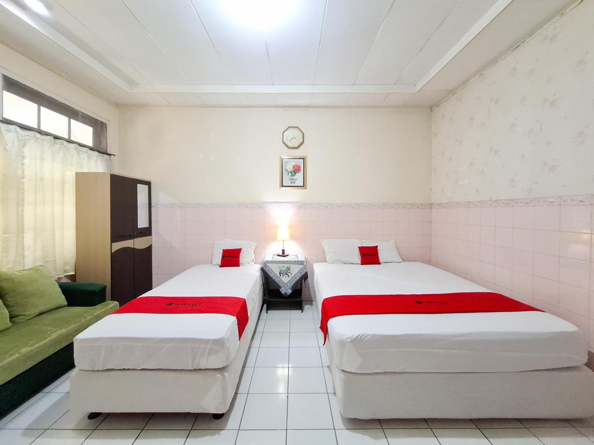 Reddoorz Syariah At Griya Raharja Klaten Exterior photo