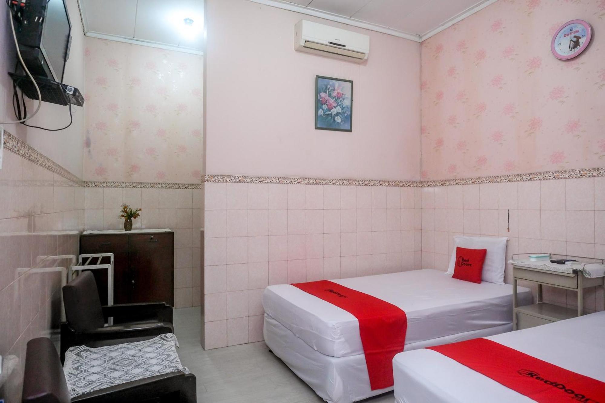 Reddoorz Syariah At Griya Raharja Klaten Exterior photo